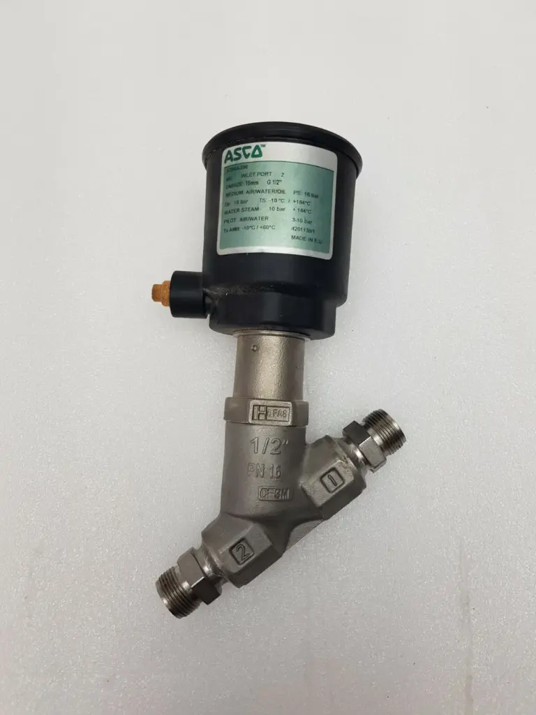 ASCO E290A396 angle-body piston valve, 1/2 inch CF8M stainless body with black pilot actuator