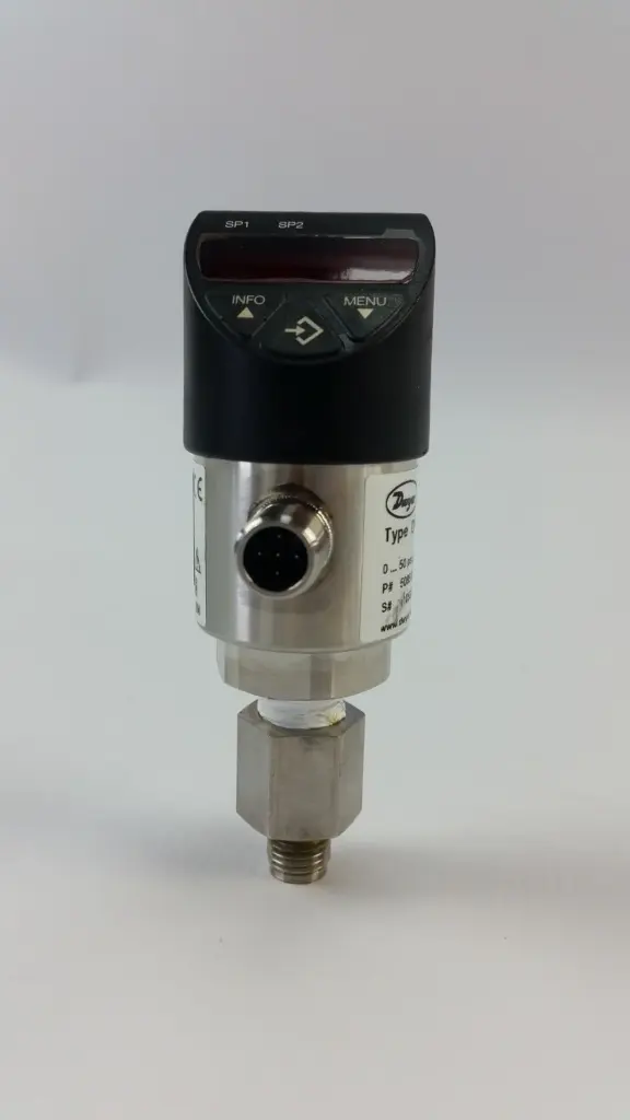 Dwyer DPT-A04 digital pressure transmitter with LED display, SP1/SP2 and M12 connector