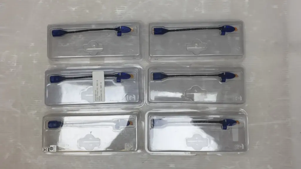 Six LeCroy D600ST-SI WaveLink solder-in lead sets, each in a clear plastic tray