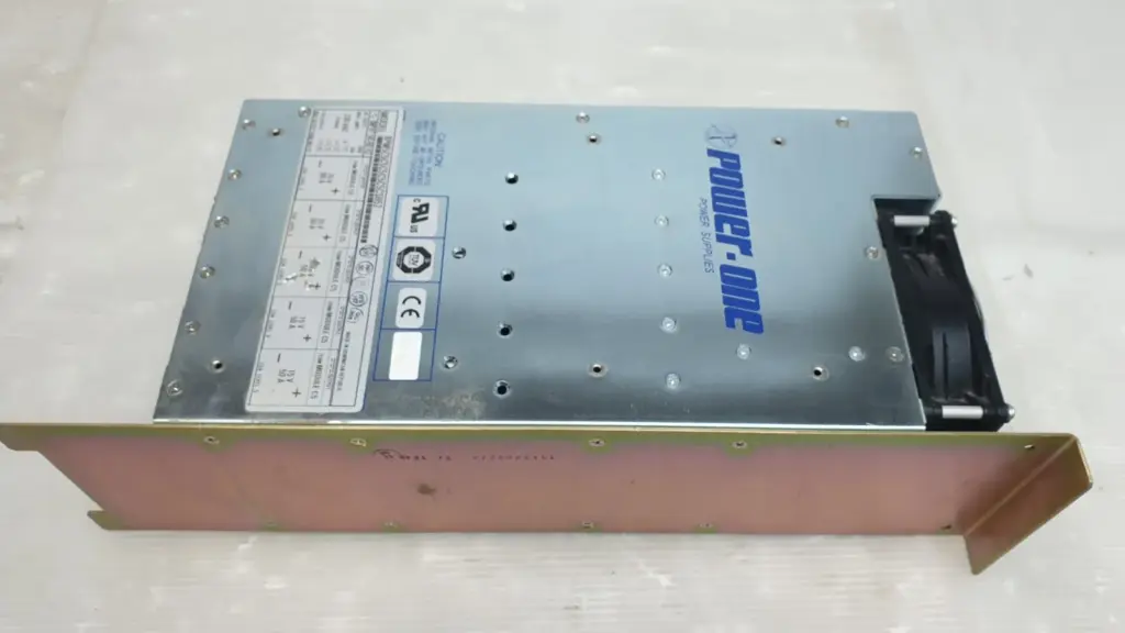 Power-One RPM5C5C5C5C5C5CS652 4000 W modular power supply on its steel mounting bracket
