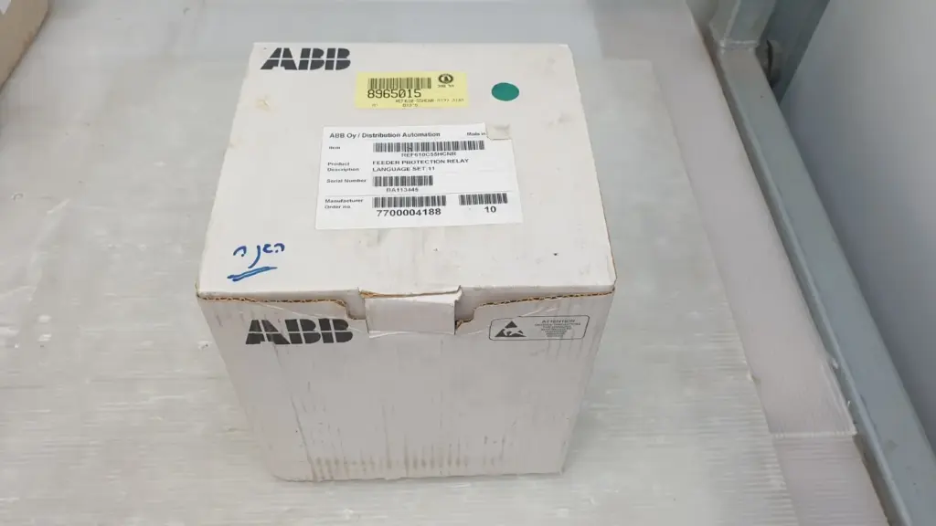 ABB box label: REF610C55HCNR feeder protection relay, serial BA113445