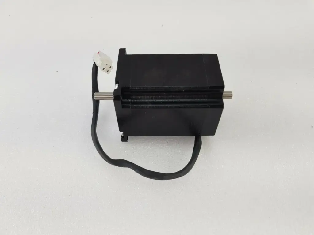Automation Technology KL23H276-28-4B dual shaft stepper motor with cable and 4-pin connector