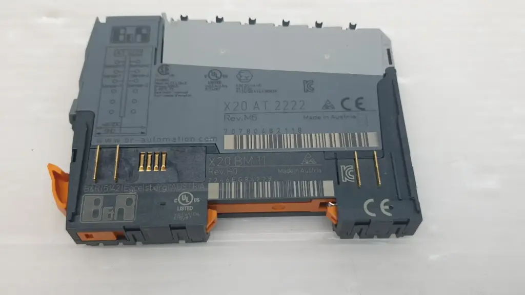 B&R X20 AT 2222 Rev. M6 temperature input module on X20 BM 11 bus module, front labels