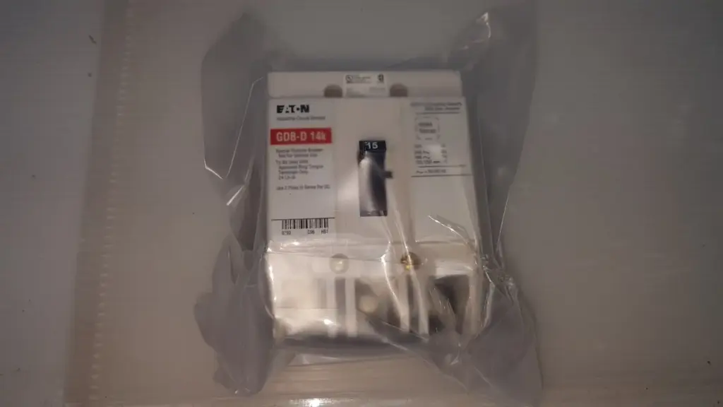 Eaton GDB-D 14k 15A 3-pole industrial circuit breaker in sealed bag