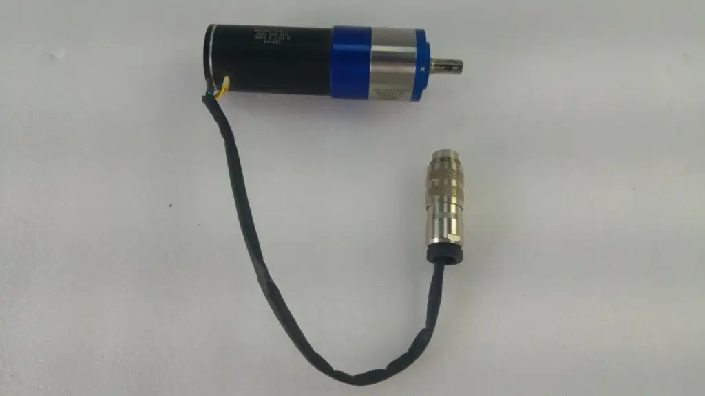 Faulhaber 3564 K 024 B brushless motor with 38/2 S gearhead, cable and round connector