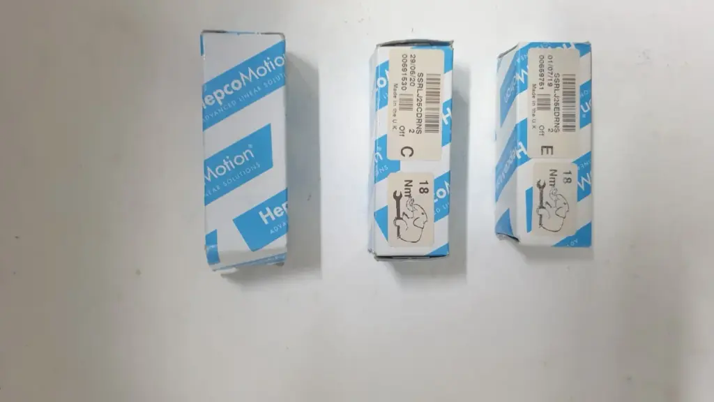 Three HepcoMotion boxes, labels SSRLJ25CDRNS and SSRLJ25EDRNS, 18 Nm torque sticker
