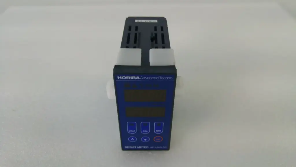 Horiba HE-480R-DC resistivity meter front panel with two LED displays and panel brackets