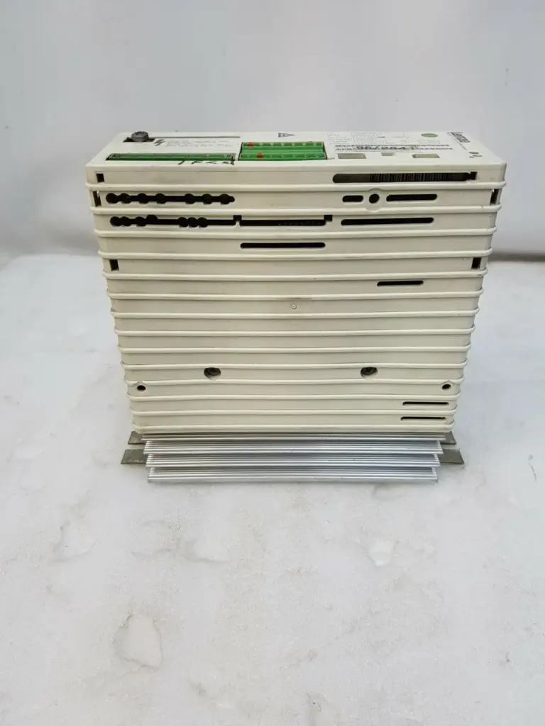 Lenze 33.8202-E frequency inverter, side view with ribbed housing and aluminum heatsink