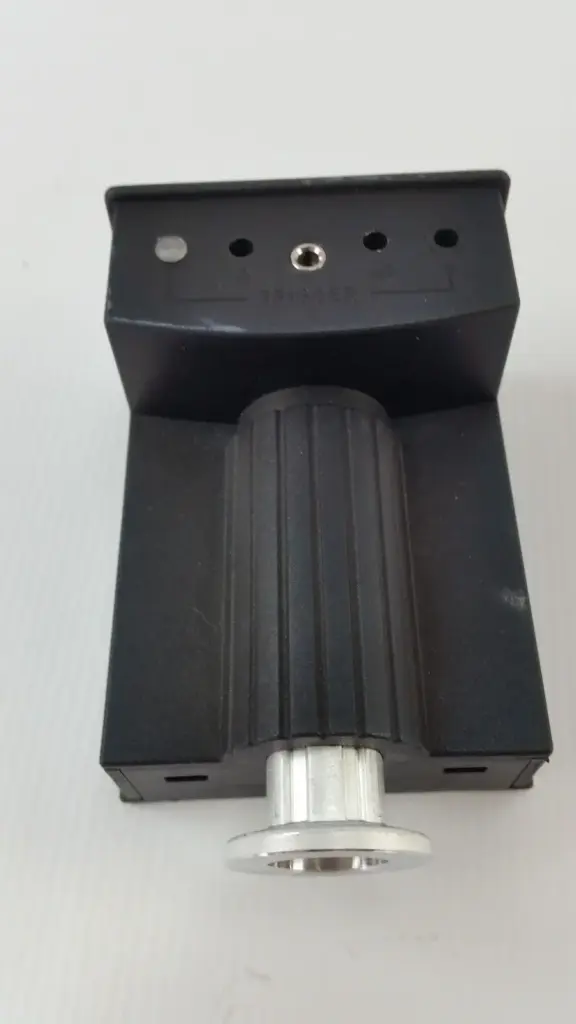 Leybold THERMOVAC TTR 211 S Pirani transmitter, top view with trigger panel