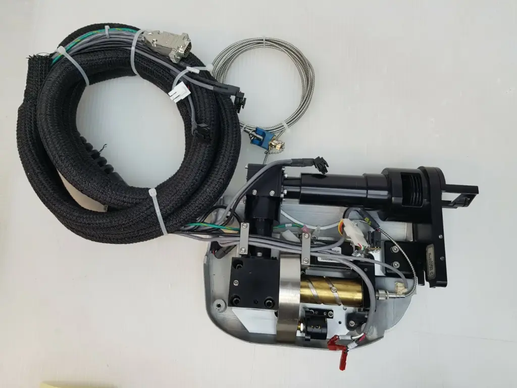 Lumenis Array LaserLink GA-0006700 module, cover off, with braided cable harness and armored fiber lead
