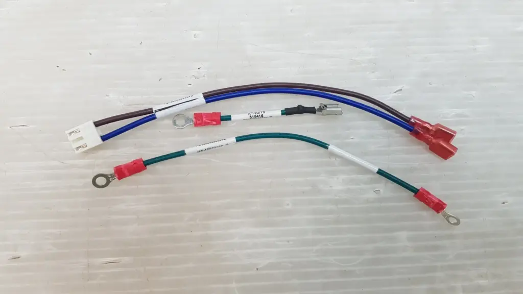 Lumenis HS-10073040 Rev B harness set: brown/blue lead with white plug and two green ground leads