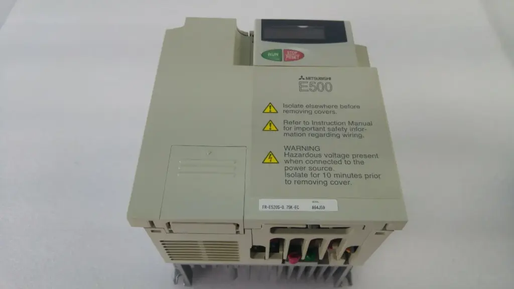 Mitsubishi E500 inverter FR-E520S-0.75K-EC front with RUN and STOP/RESET keys