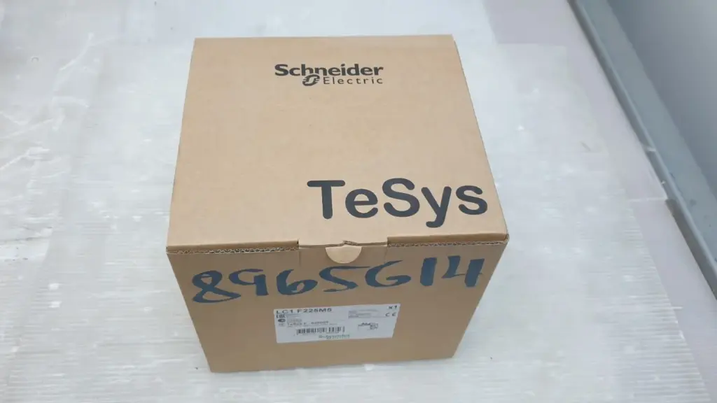 Schneider Electric TeSys box for the LC1F225M5 contactor with product label
