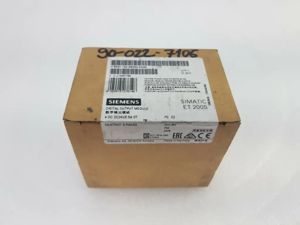 Siemens 6ES7132-4BD02-0AA0 ET 200S digital output module box, label 4 DO DC24V/0.5A ST