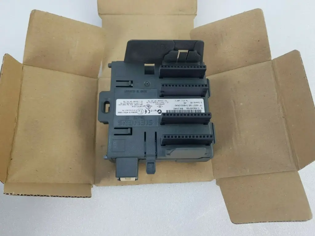 Siemens 6ES7195-7HB00-0XA0 bus module BM 2x40 in its opened box