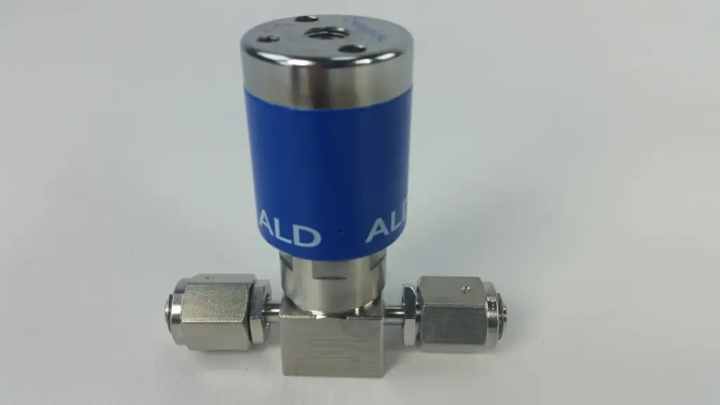 Swagelok ALD3 diaphragm valve with blue ALD actuator sleeve and 1/4 in. VCR end fittings