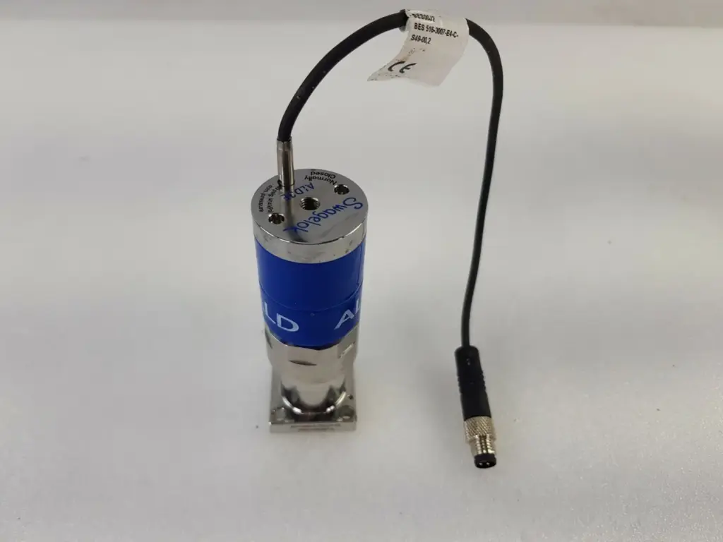 Swagelok ALD3 valve 6LVV-MSM-ALD3E-3-P-CS with blue actuator and position sensor cable