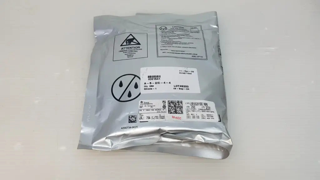 Texas Instruments moisture barrier bag with LMR10520YSDE/NOPB reel label, Qty 250, ESD and MSL warnings
